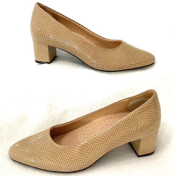 Nude Low Heel Almond Toe Snake Skin Loafer Pumps Tan  Slip On Dressy Shoe Sz 7 - Picture 3 of 14